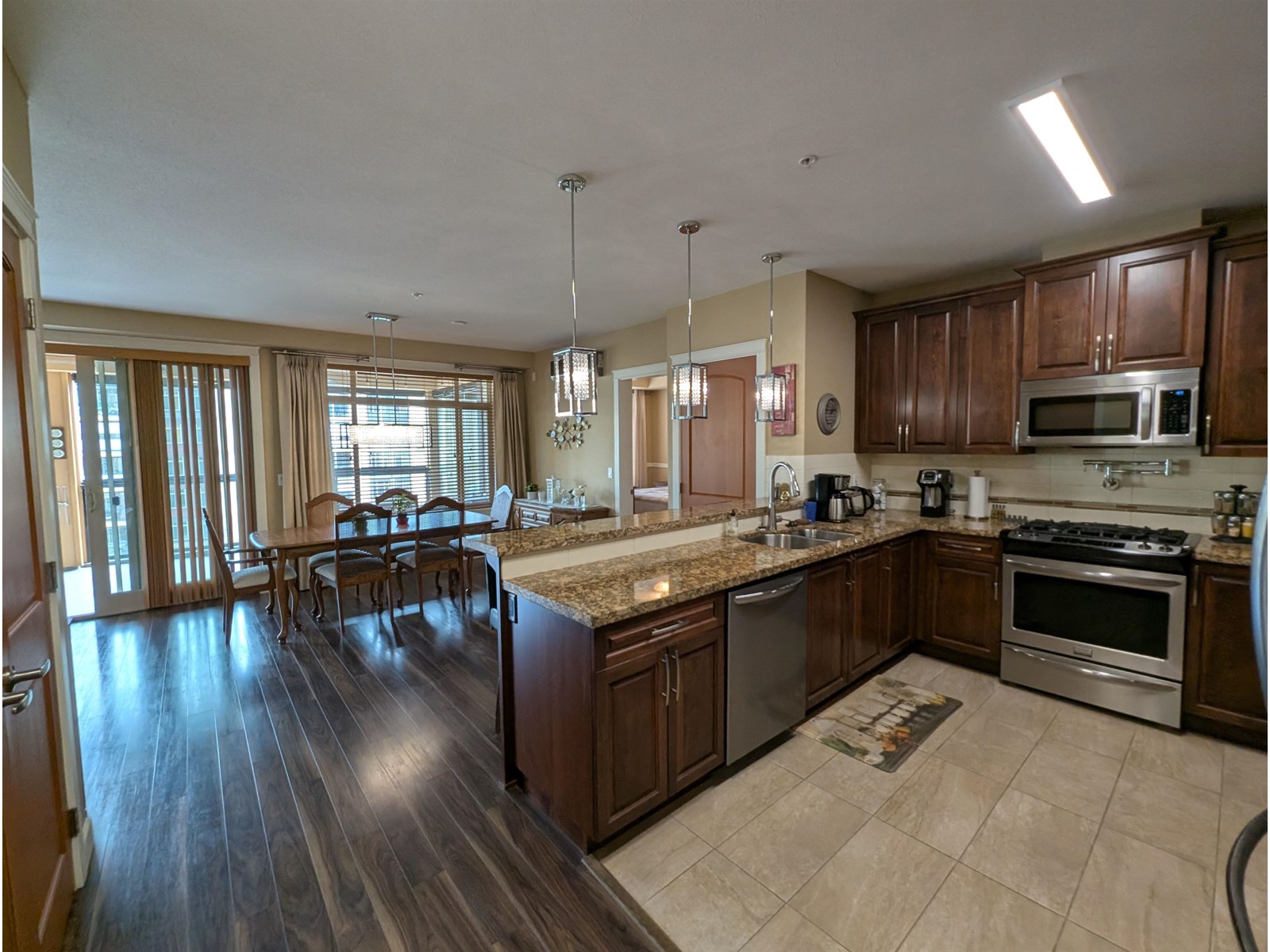 Photo 6 of 409 2860 Trethewey Street, Abbotsford BC