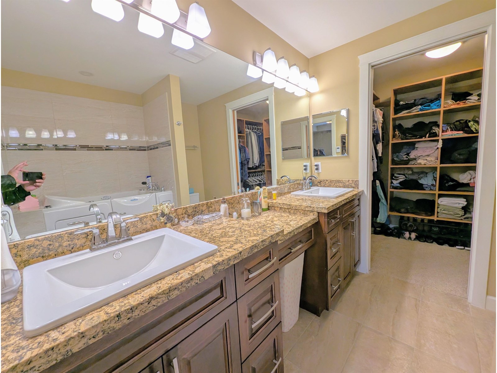 Photo 23 of 409 2860 Trethewey Street, Abbotsford BC