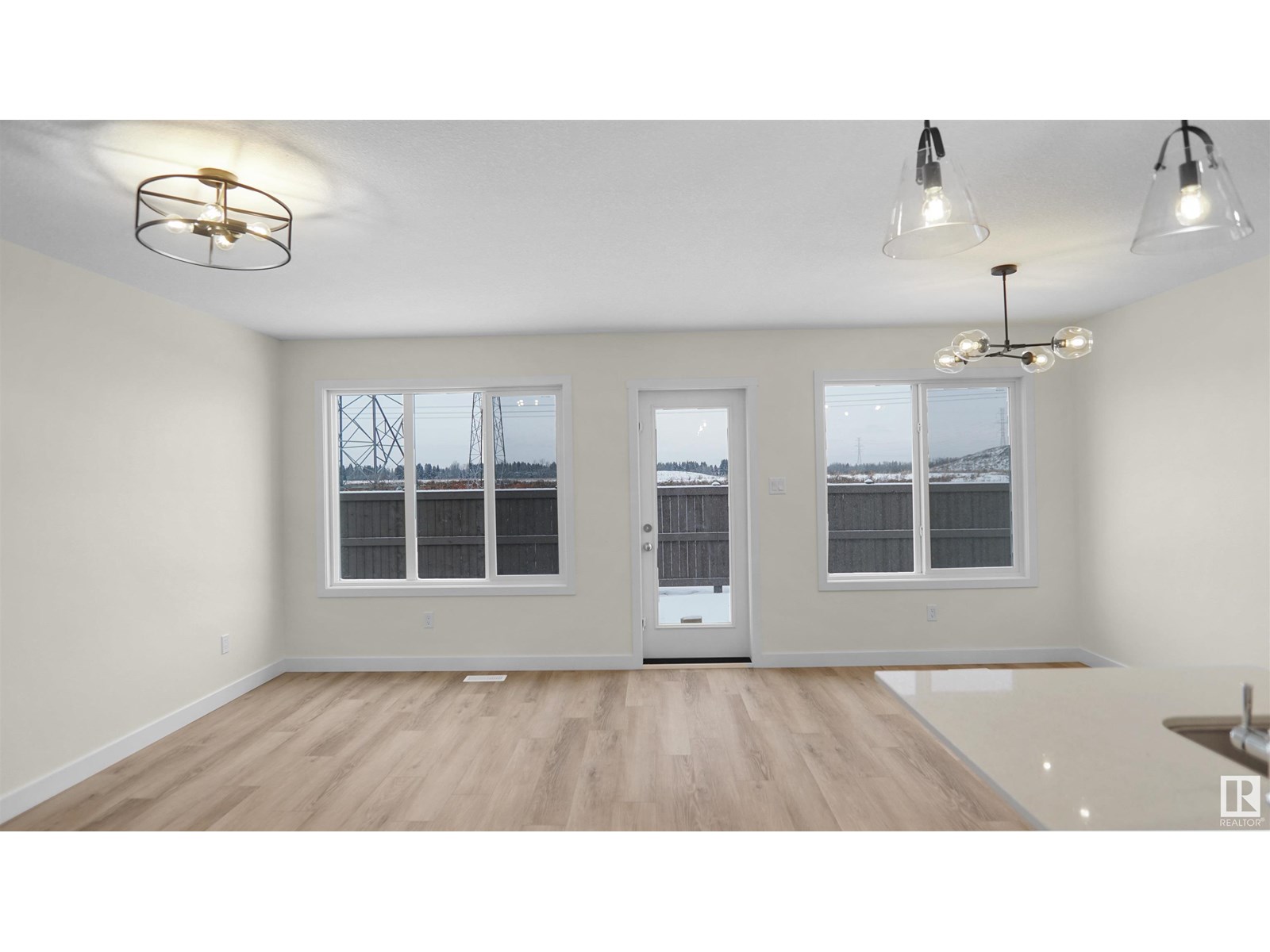 Photo 5 of 19014 29 Av Nw, Edmonton AB