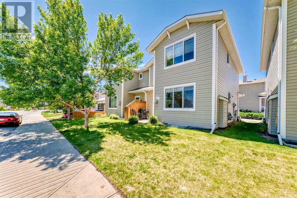 Single Family House for Sale in  Bridleridge Manor SW Bridlewood Calgary 
