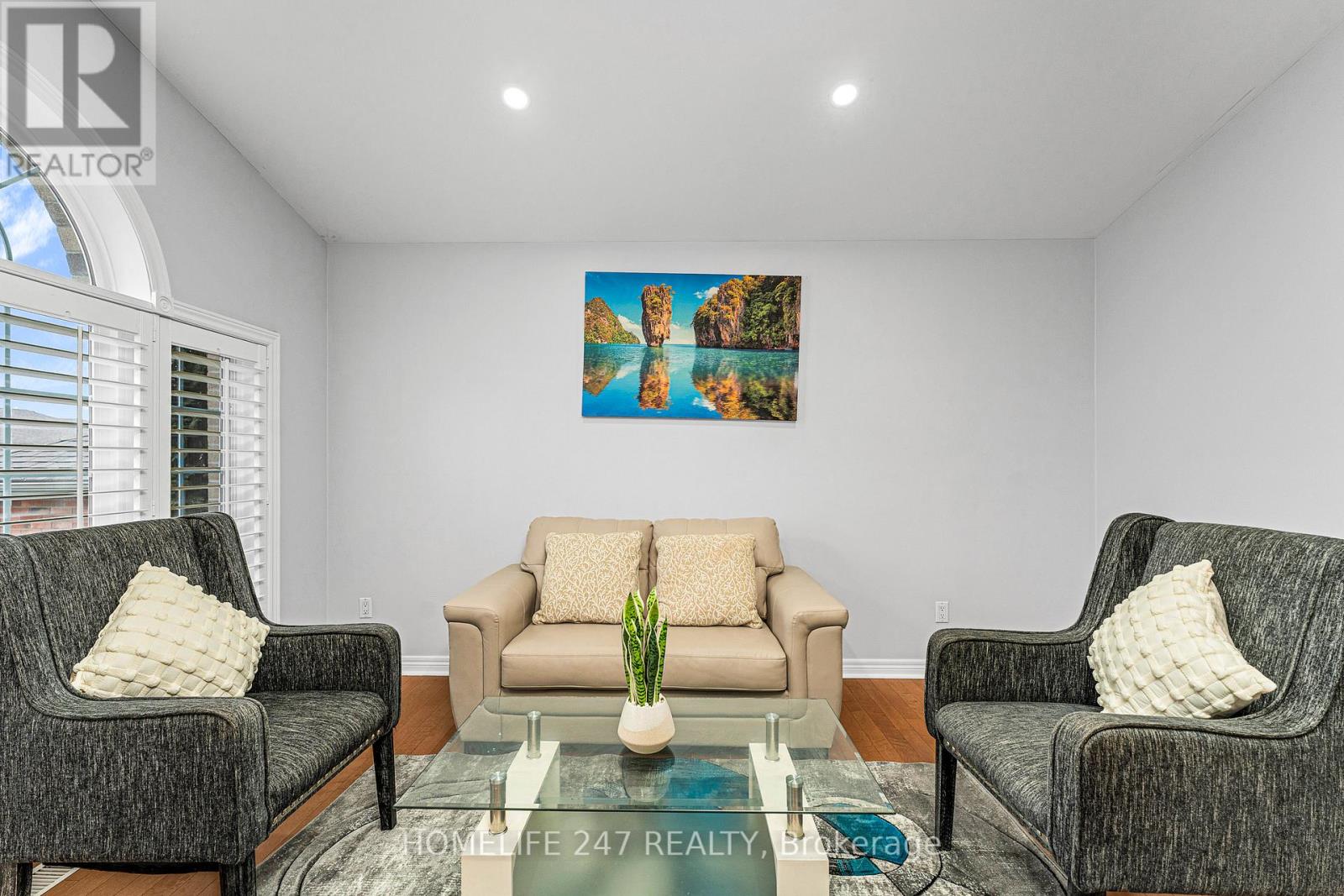 Photo 4 of 1119 Monarch Meadows Drive, Lakeshore ON
