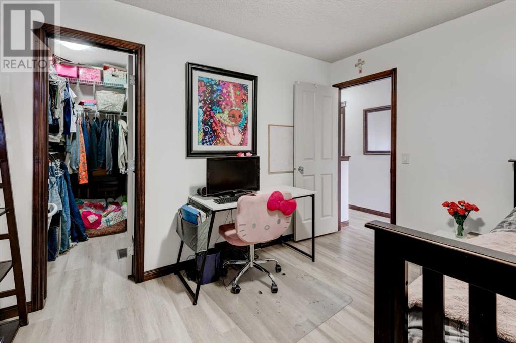 Single Family House for Sale in  Chaparral Valley Place SE Chaparral Calgary 