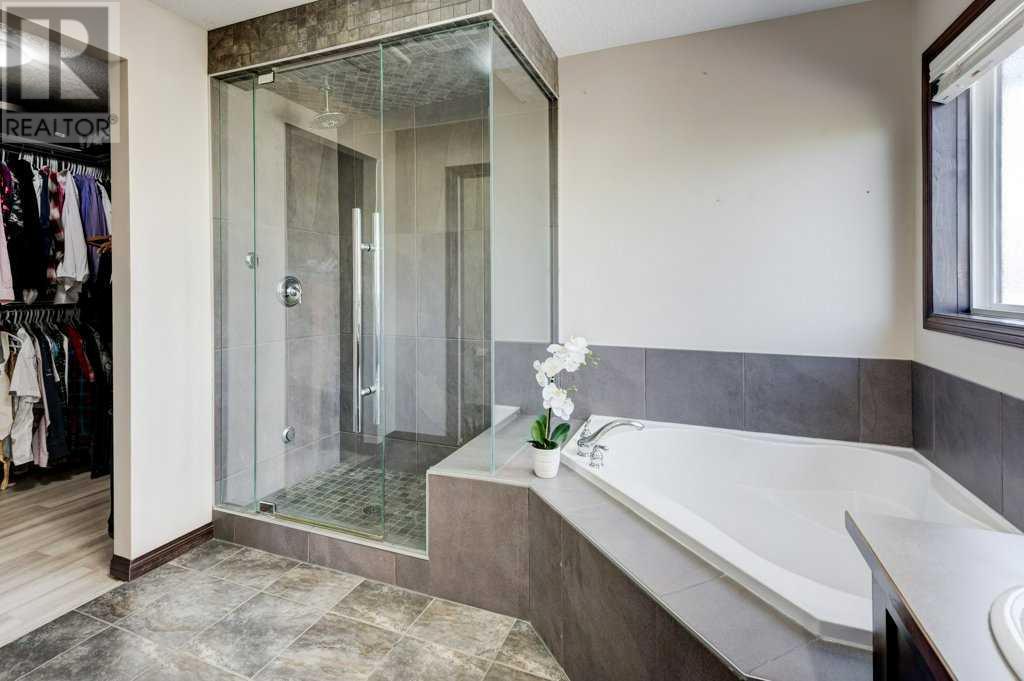 Single Family House for Sale in  Chaparral Valley Place SE Chaparral Calgary 