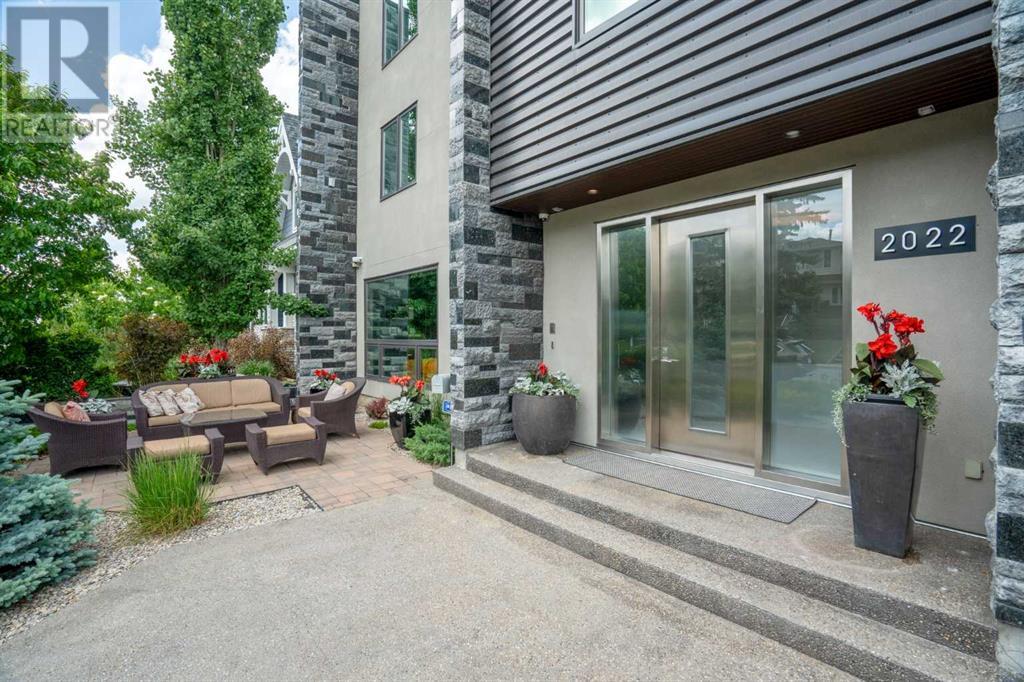 Single Family House for Sale in   Avenue SW South Calgary Calgary 