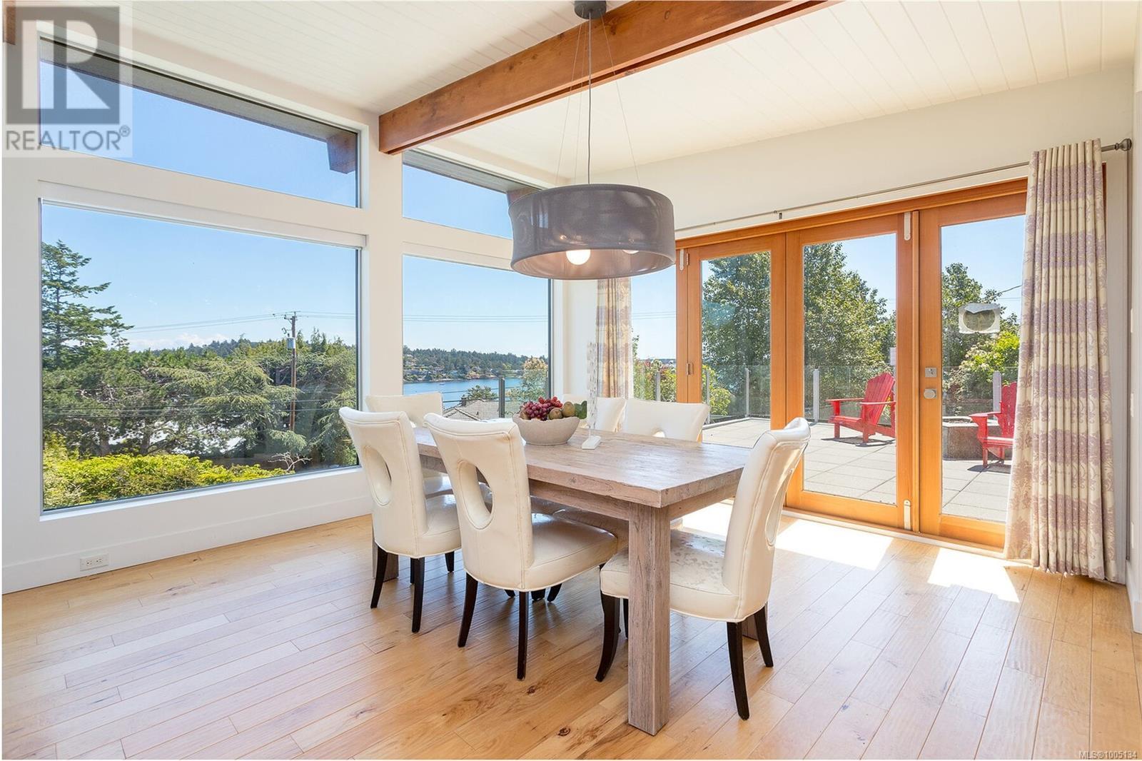 Photo 10 of 2597 Vista Bay Rd, Saanich BC