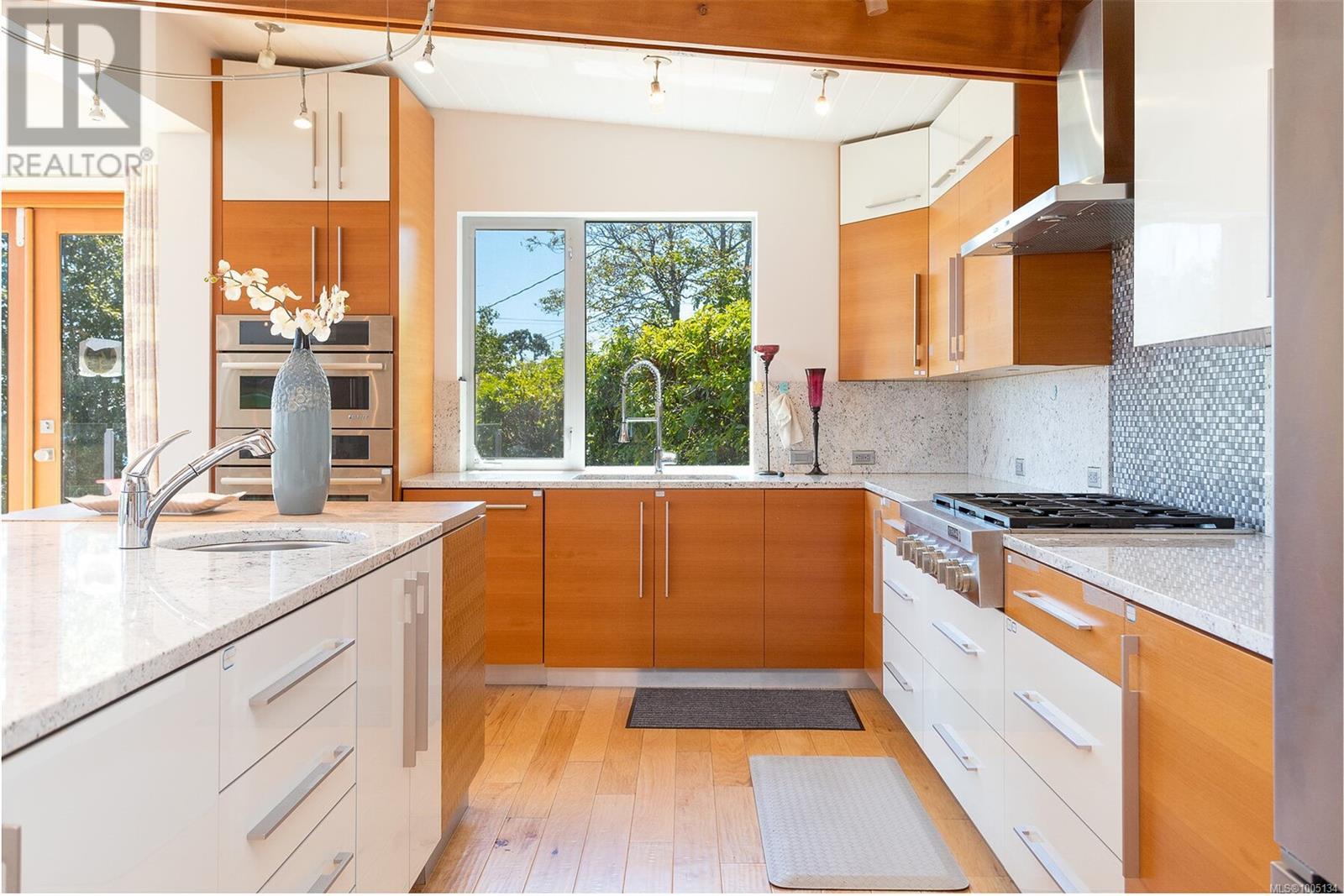 Photo 13 of 2597 Vista Bay Rd, Saanich BC