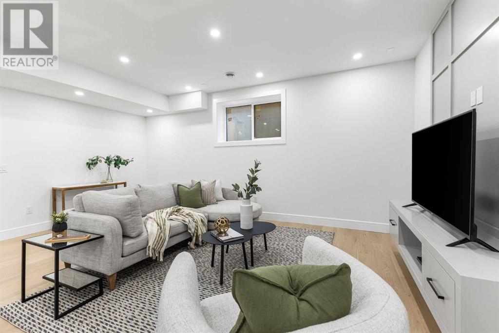 Single Family House for Sale in   Avenue NE Winston Heights/Mountview Calgary 