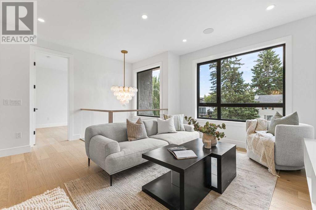 Single Family House for Sale in   Avenue NE Winston Heights/Mountview Calgary 