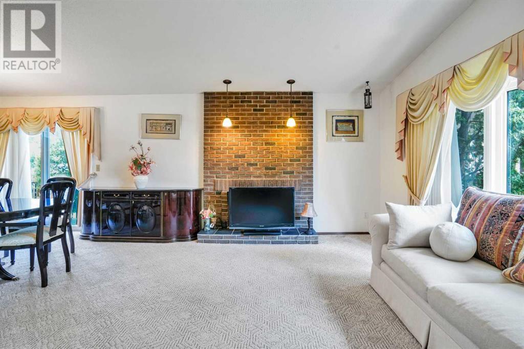 Single Family House 4 Level for Sale in  Templeside Circle NE Temple Calgary 
