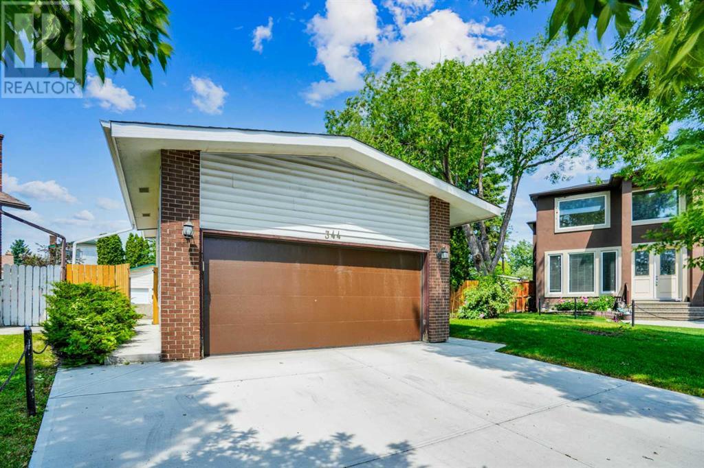 Single Family House 4 Level for Sale in  Templeside Circle NE Temple Calgary 
