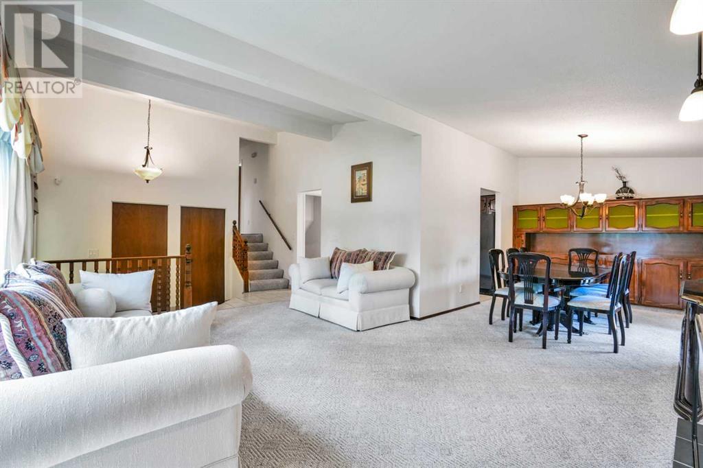 Single Family House 4 Level for Sale in  Templeside Circle NE Temple Calgary 