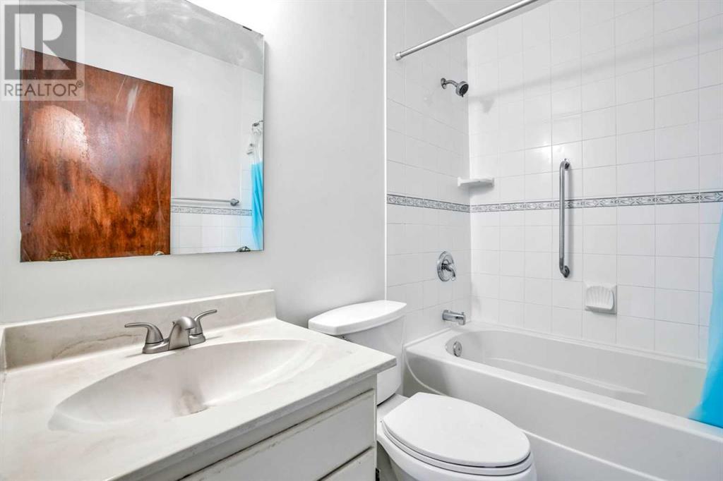 Single Family House 4 Level for Sale in  Templeside Circle NE Temple Calgary 