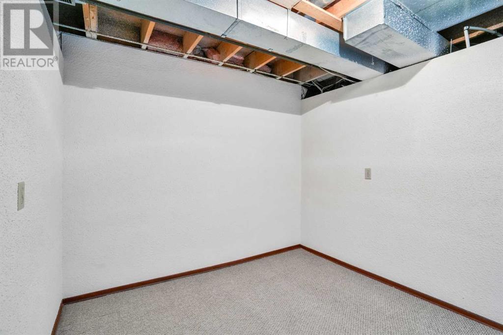 Single Family House 4 Level for Sale in  Templeside Circle NE Temple Calgary 