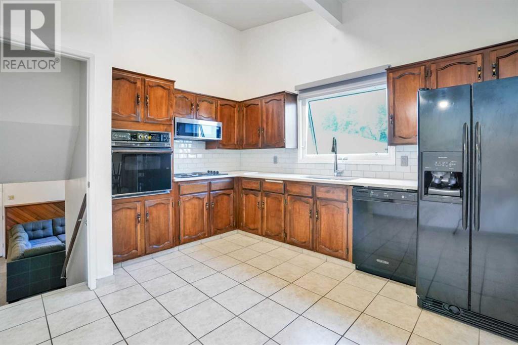 Single Family House 4 Level for Sale in  Templeside Circle NE Temple Calgary 