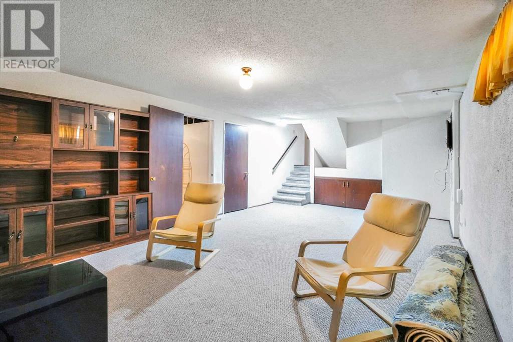 Single Family House 4 Level for Sale in  Templeside Circle NE Temple Calgary 