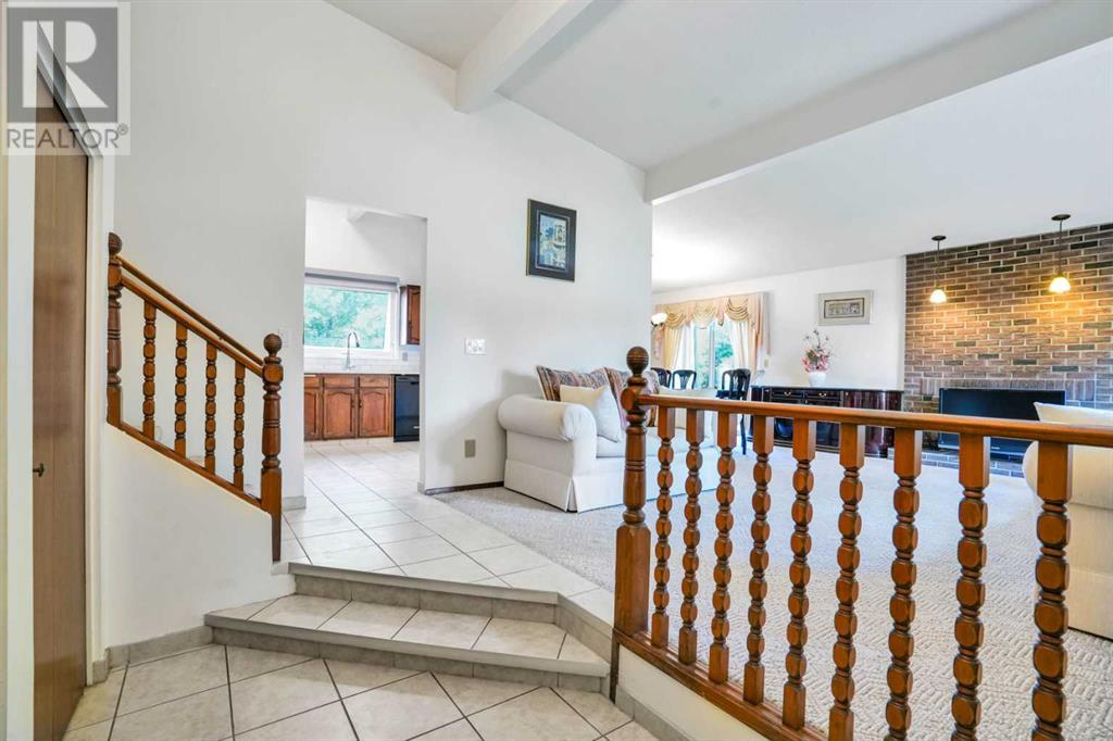 Single Family House 4 Level for Sale in  Templeside Circle NE Temple Calgary 
