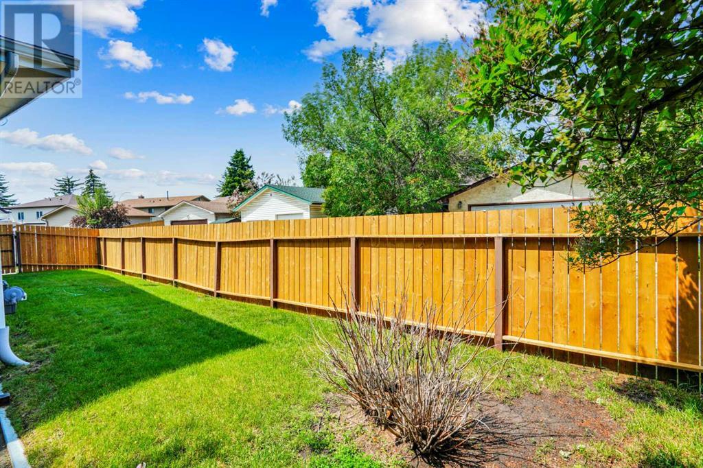 Single Family House 4 Level for Sale in  Templeside Circle NE Temple Calgary 