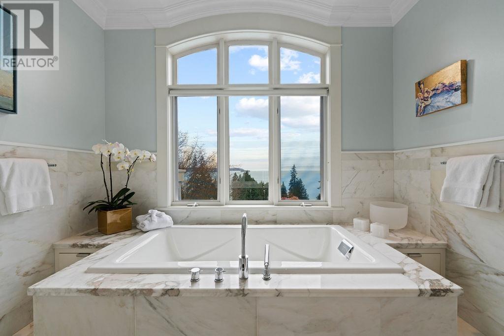 2964 MATHERS CRESCENT, West Vancouver