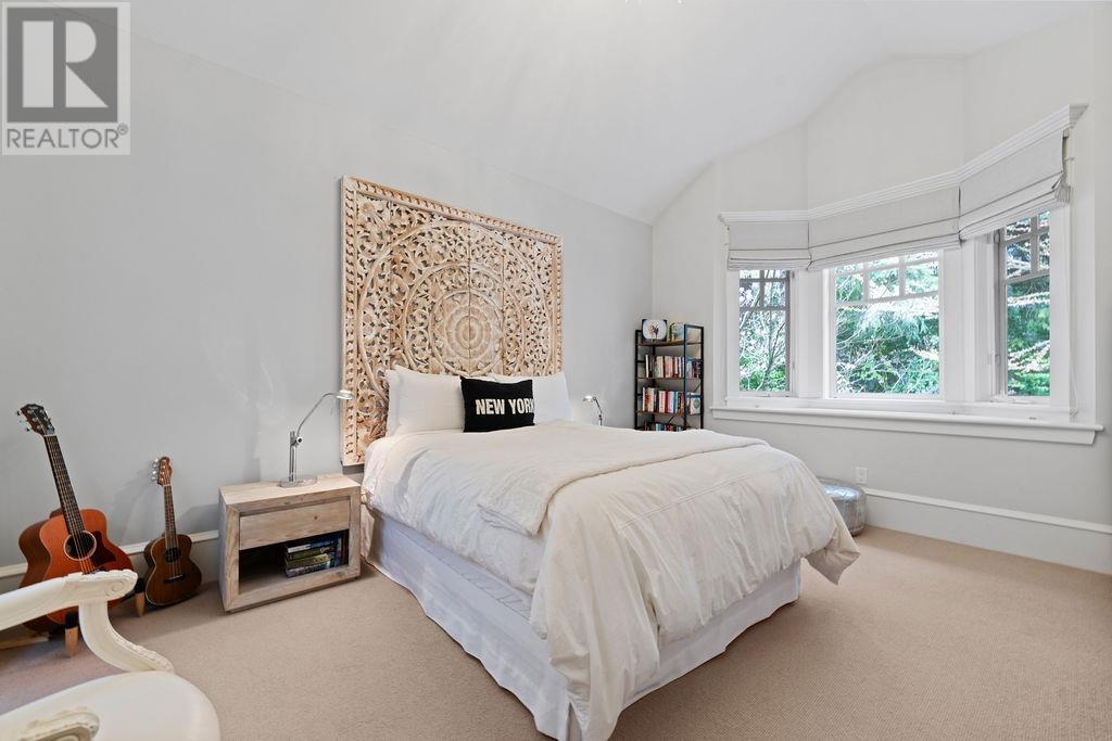2964 MATHERS CRESCENT, West Vancouver