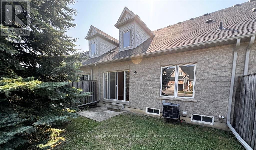 Photo 19 of 27 19 Niagara Drive, Oshawa ON