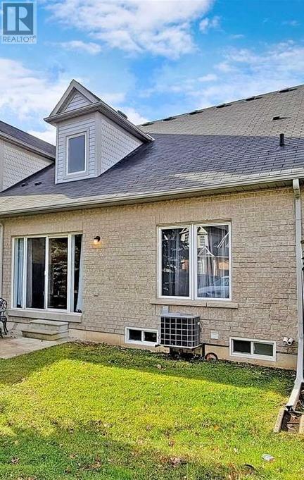 Photo 25 of 27 19 Niagara Drive, Oshawa ON