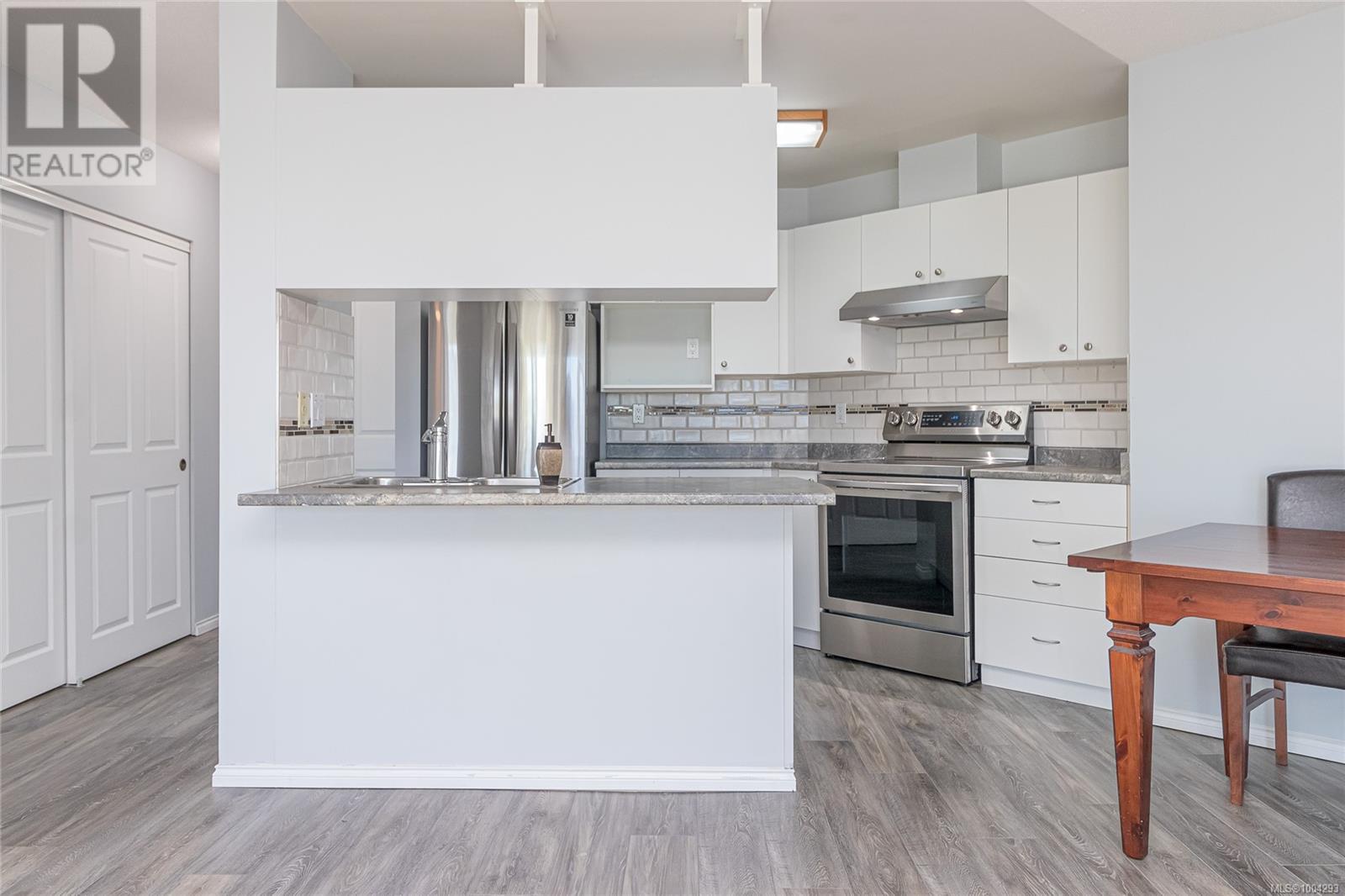 #406 770 POPLAR ST - Image 11