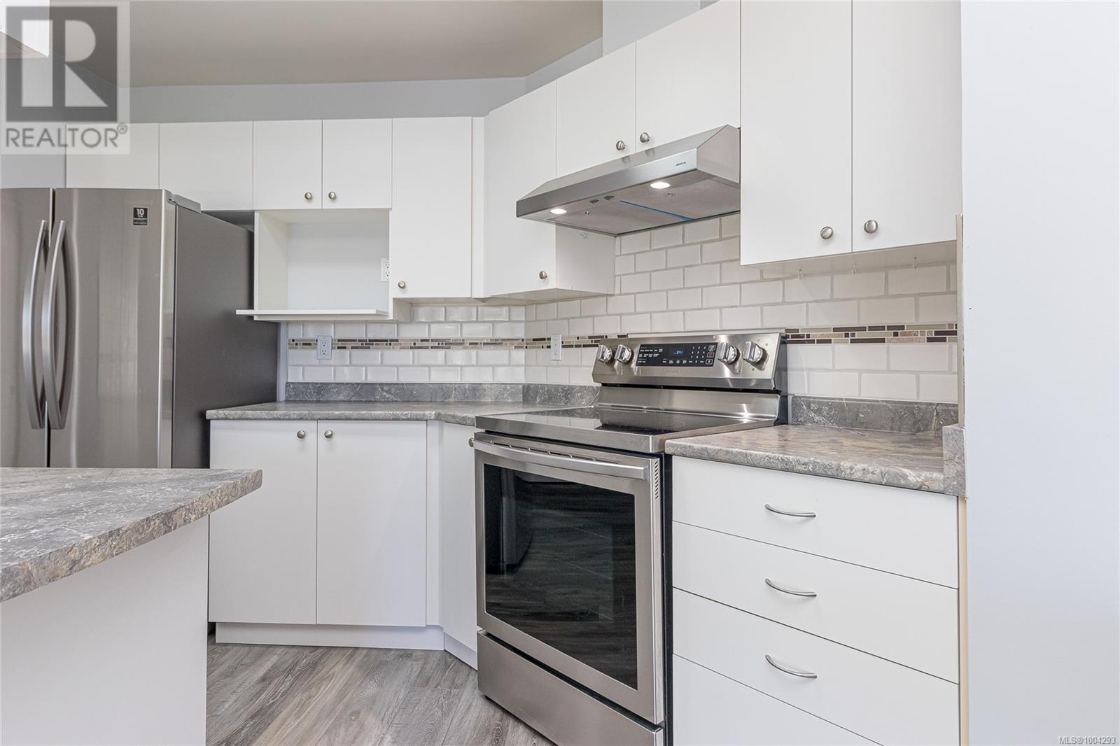 #406 770 POPLAR ST - Image 12