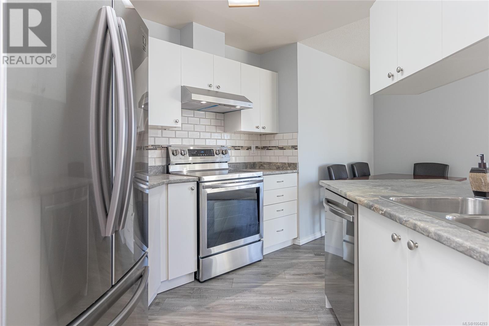 #406 770 POPLAR ST - Image 15