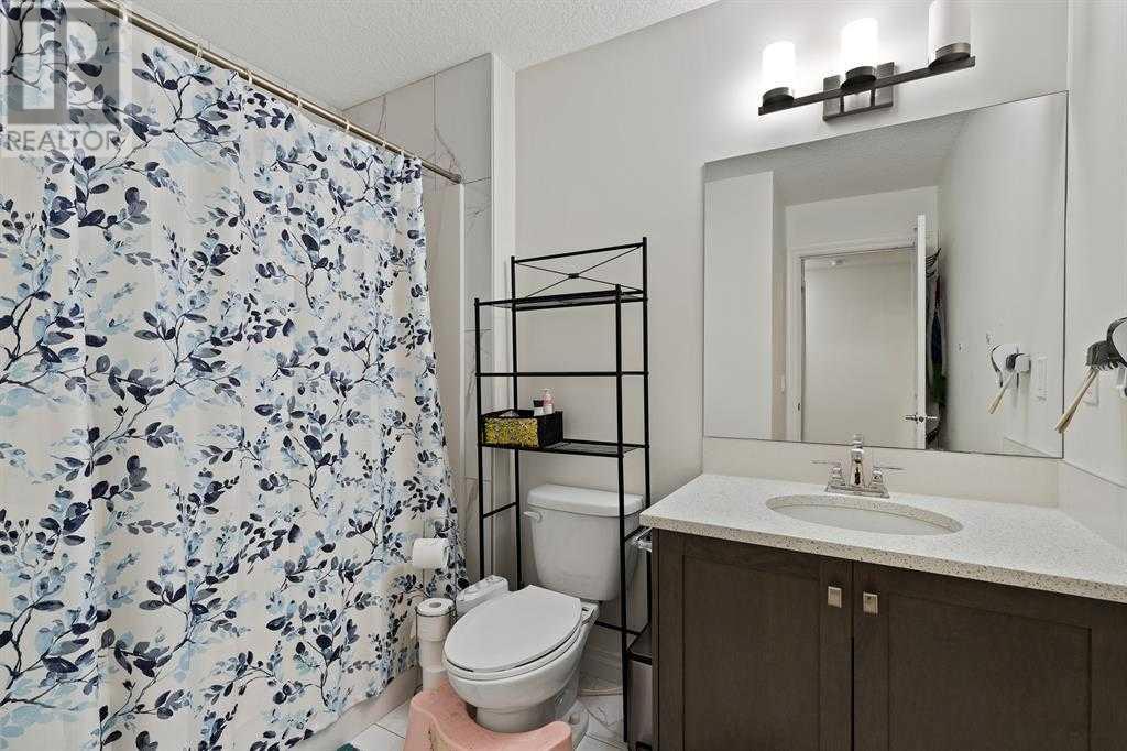 Single Family House for Sale in  SADDLESTONE Park NE Saddle Ridge Calgary 