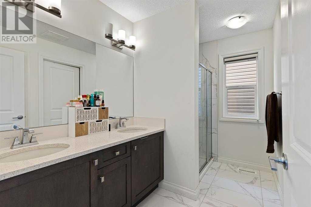 Single Family House for Sale in  SADDLESTONE Park NE Saddle Ridge Calgary 