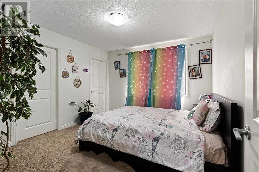 Single Family House for Sale in  SADDLESTONE Park NE Saddle Ridge Calgary 