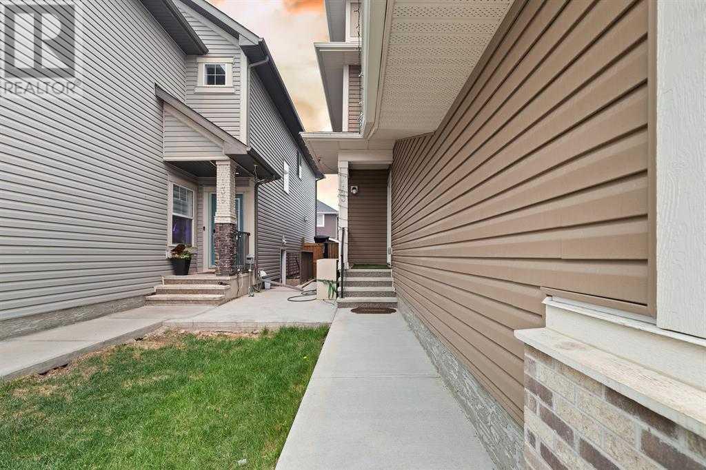 Single Family House for Sale in  SADDLESTONE Park NE Saddle Ridge Calgary 