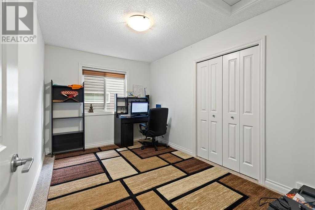 Single Family House for Sale in  SADDLESTONE Park NE Saddle Ridge Calgary 
