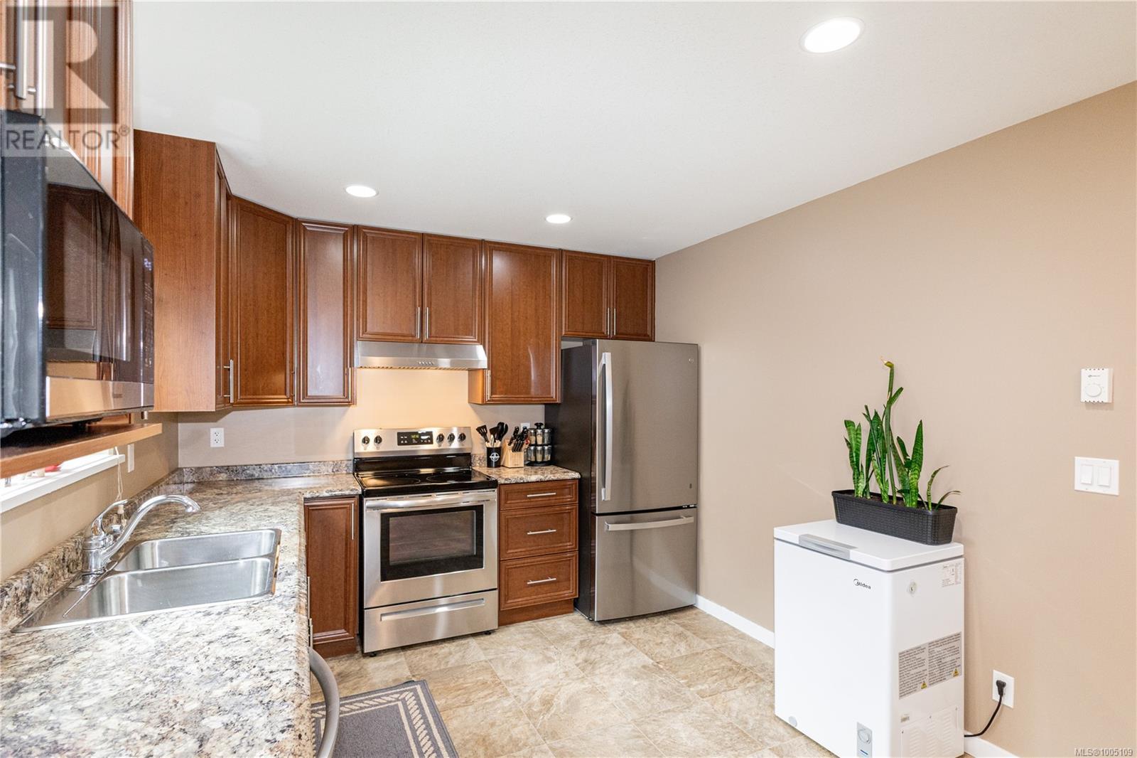 #3 1340 CREEKSIDE WAY - Image 10