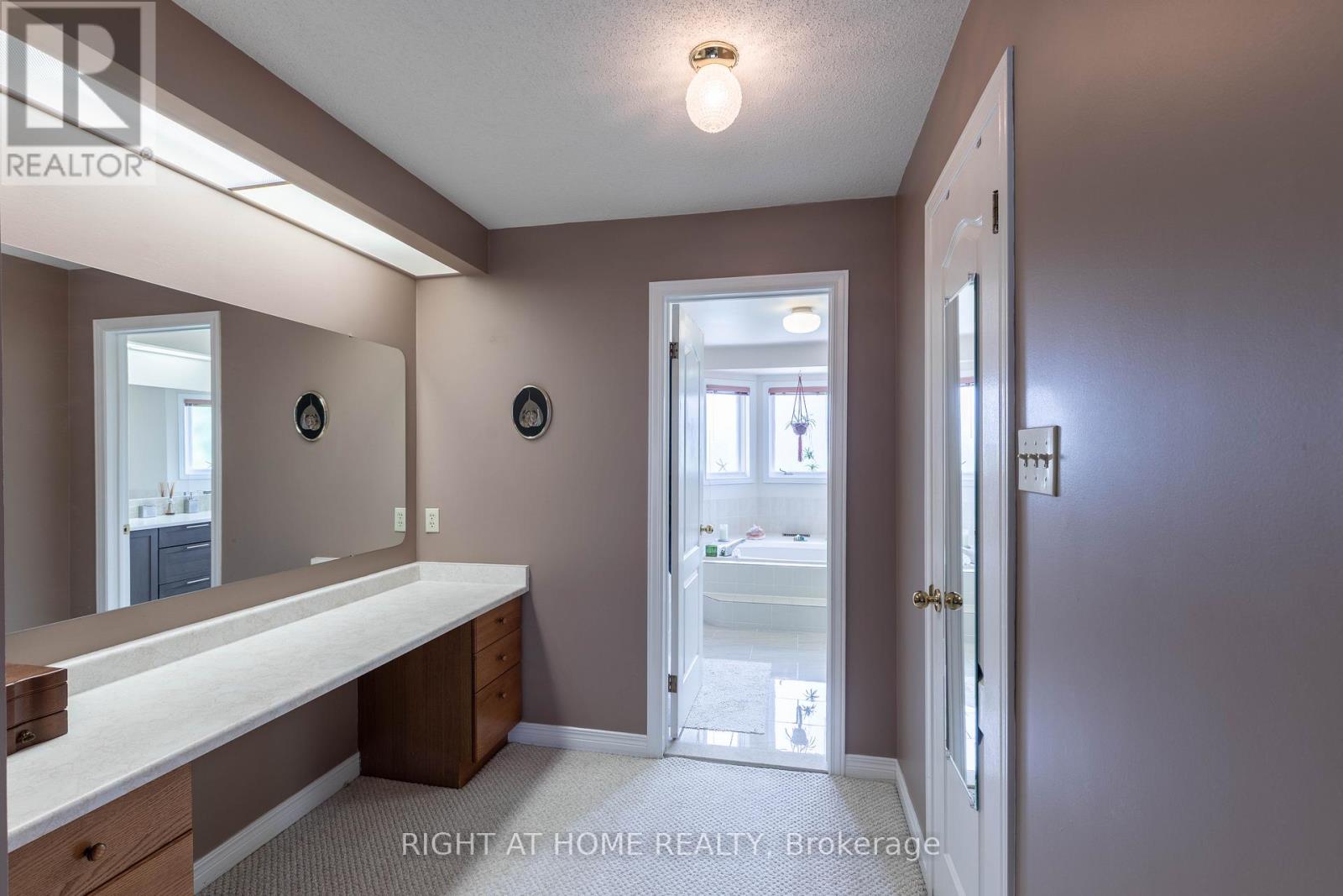 Photo 23 of 21 Hime Crescent, Ottawa ON