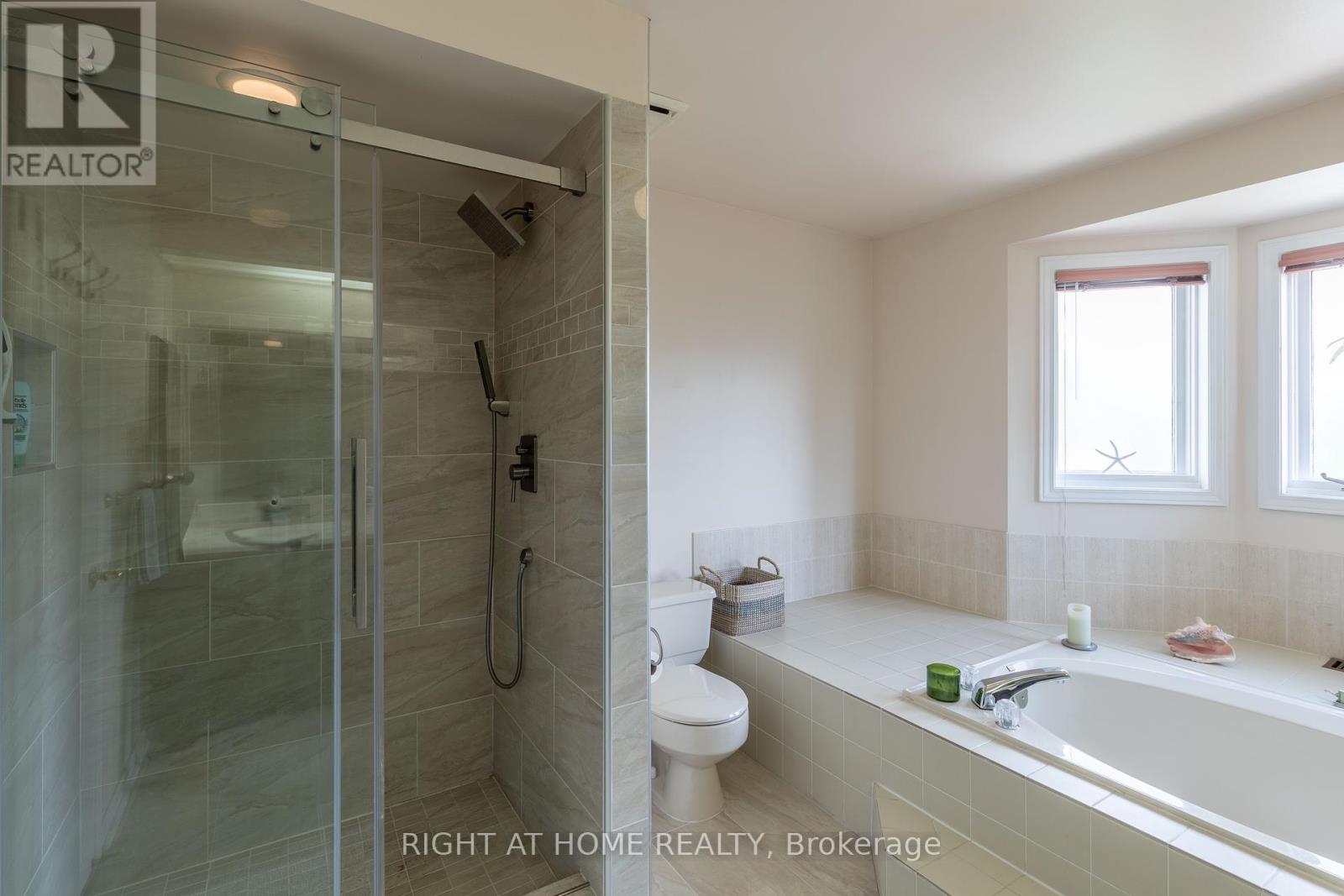 Photo 26 of 21 Hime Crescent, Ottawa ON