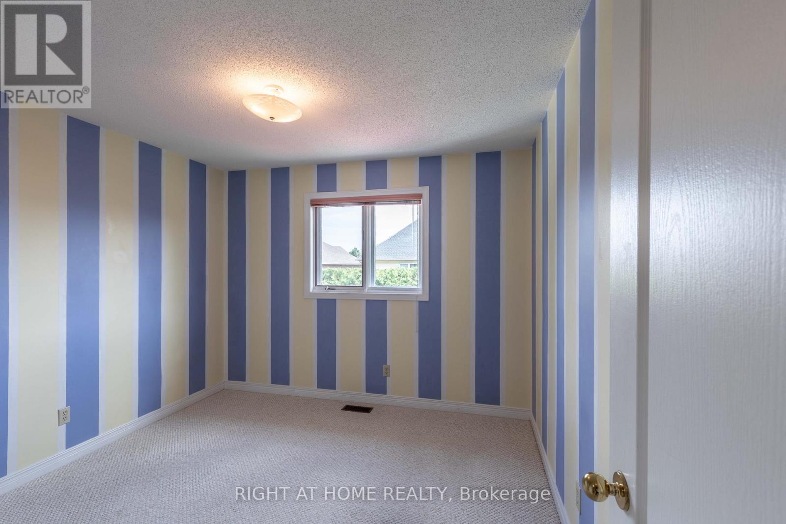 Photo 29 of 21 Hime Crescent, Ottawa ON