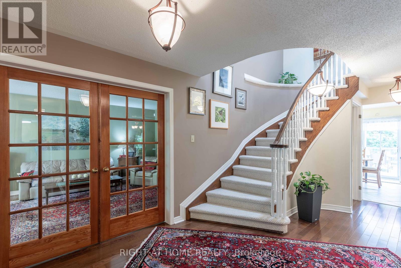 Photo 8 of 21 Hime Crescent, Ottawa ON