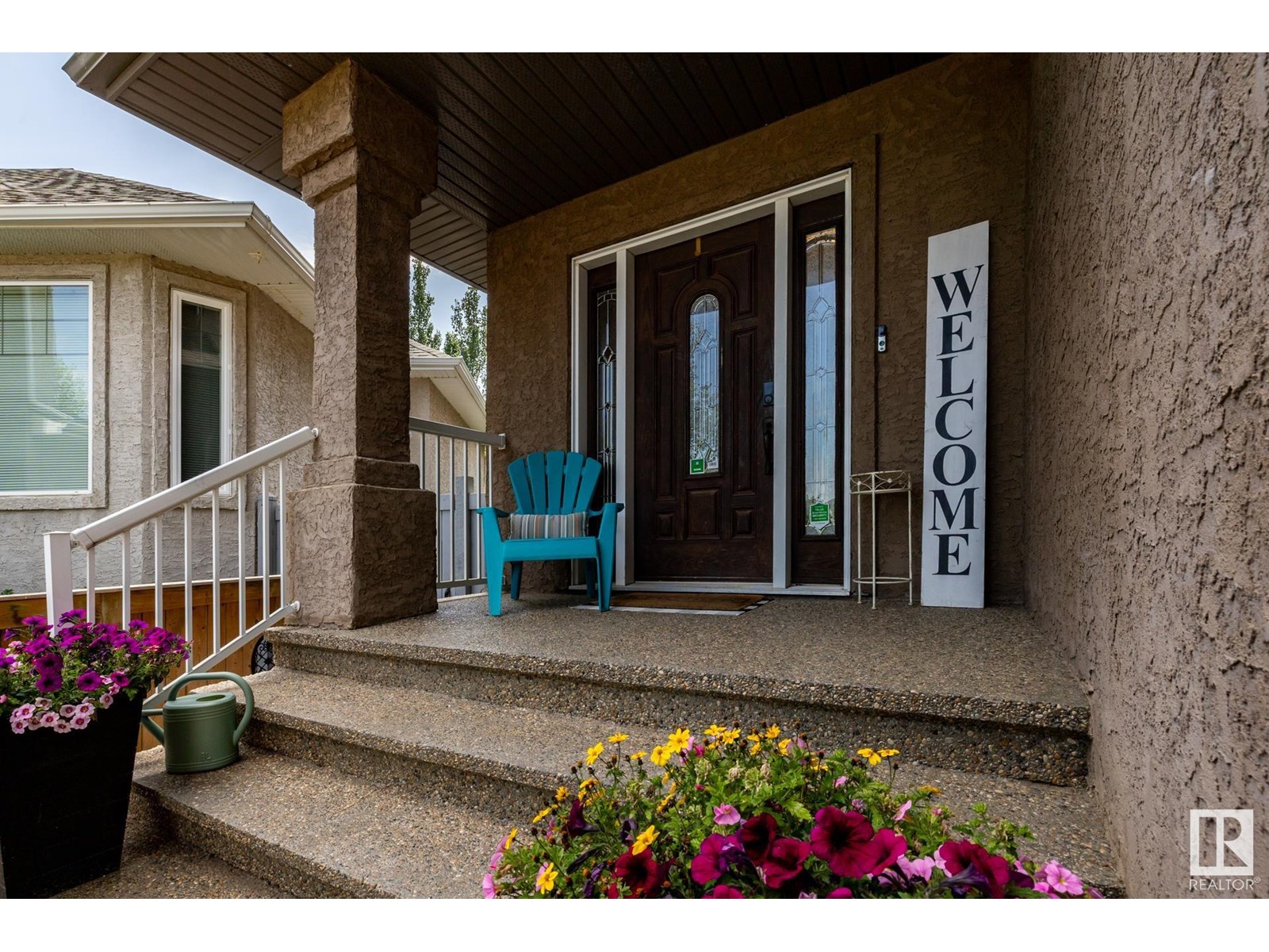 Photo 2 of 17436 108 St Nw, Edmonton AB