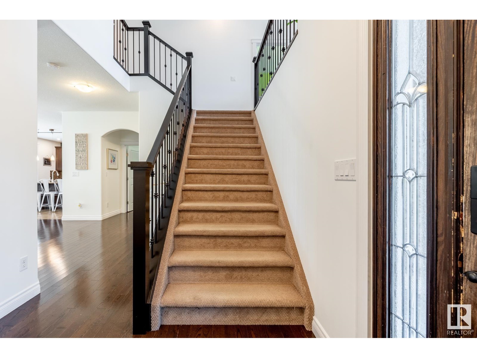 Photo 4 of 17436 108 St Nw, Edmonton AB