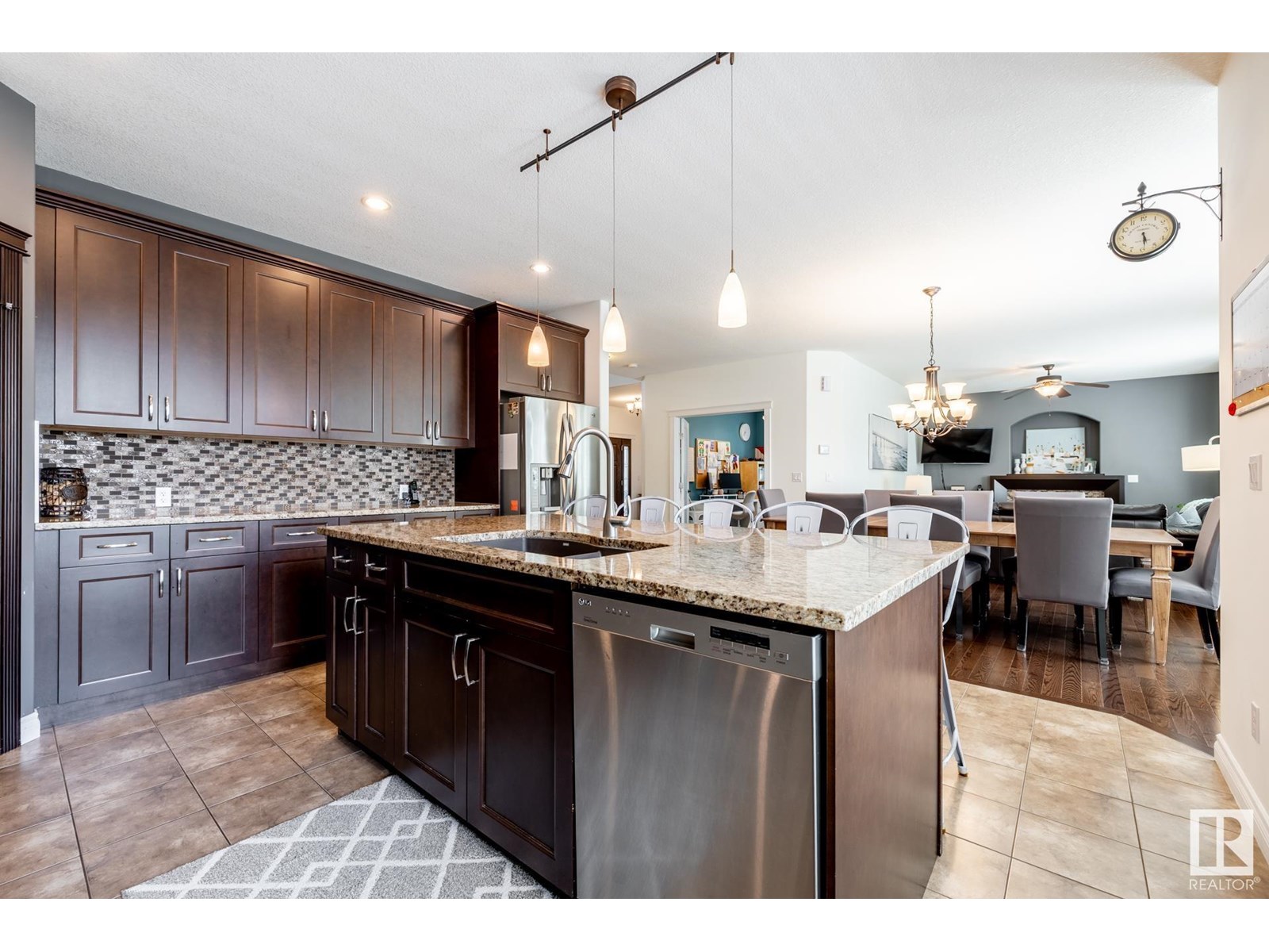 Photo 18 of 17436 108 St Nw, Edmonton AB