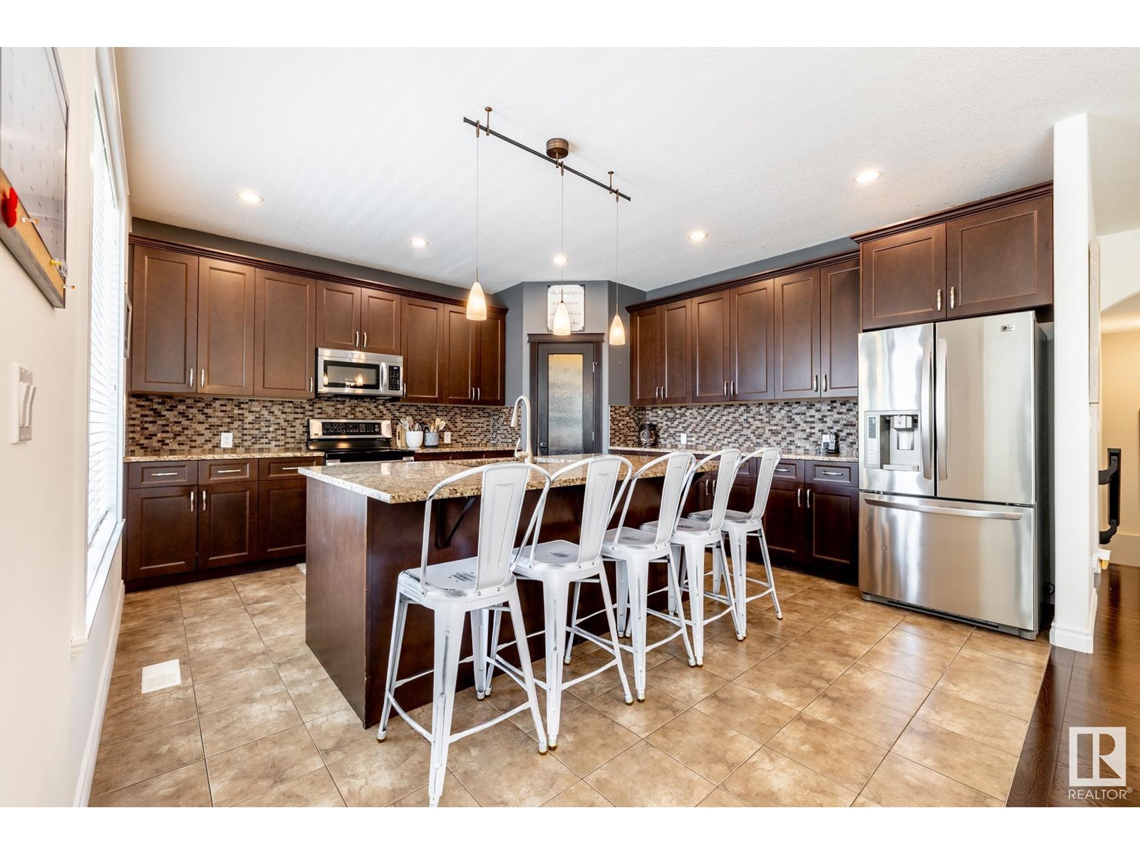 Photo 16 of 17436 108 St Nw, Edmonton AB