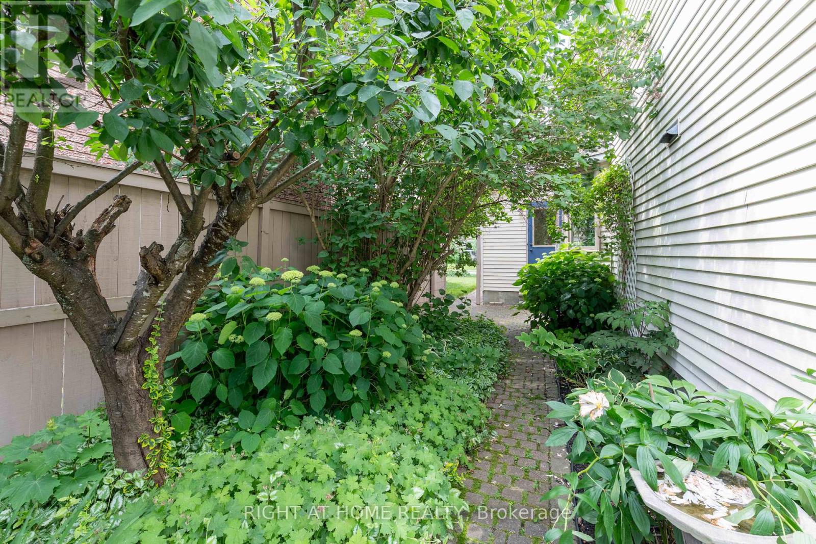 Photo 44 of 21 Hime Crescent, Ottawa ON