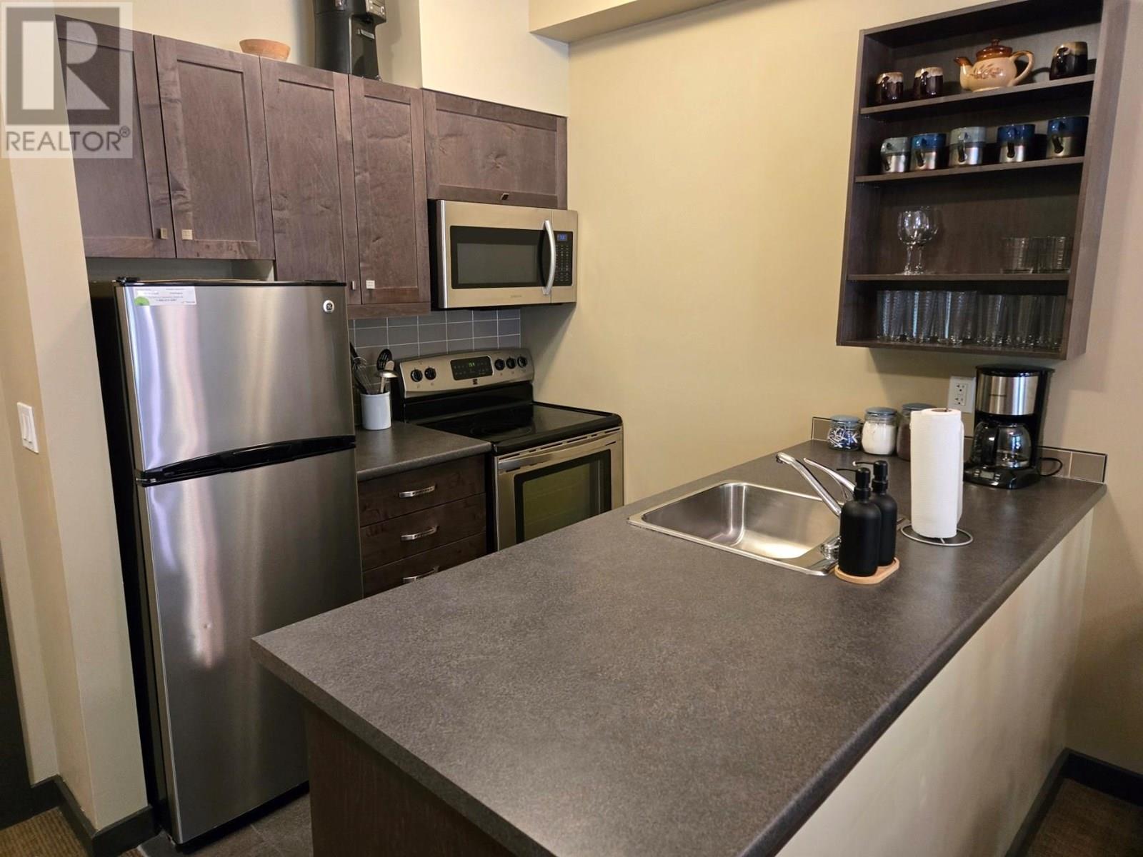 #109 2064 SUMMIT DRIVE - 4