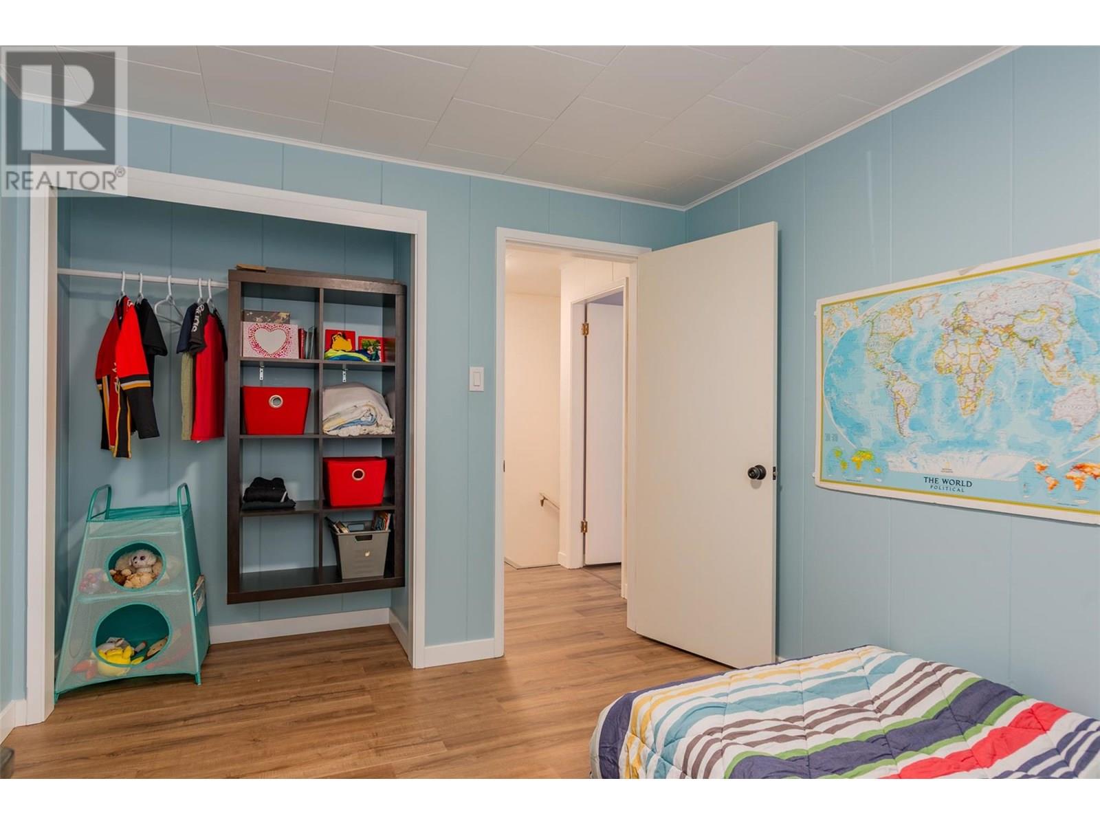 Photo 22 of 840 9th Avenue, Montrose BC