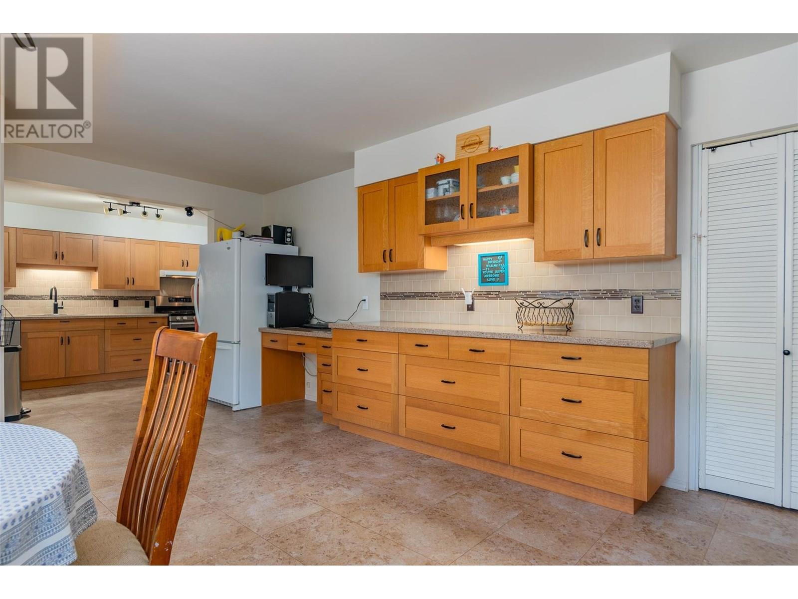 Photo 32 of 840 9th Avenue, Montrose BC