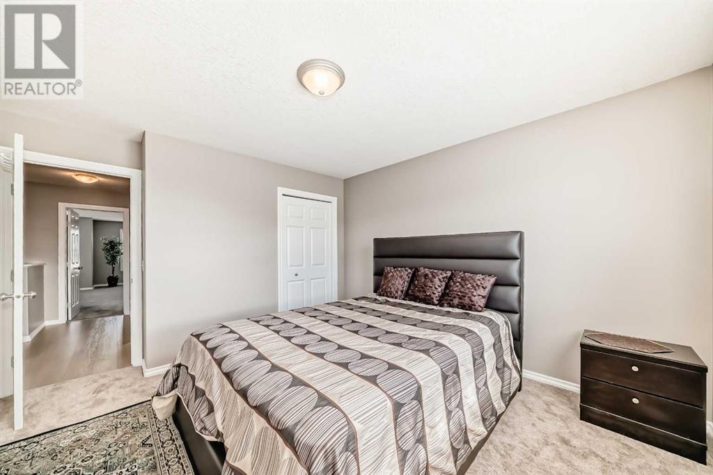 Single Family House for Sale in  Royal Crest View NW Royal Oak Calgary 