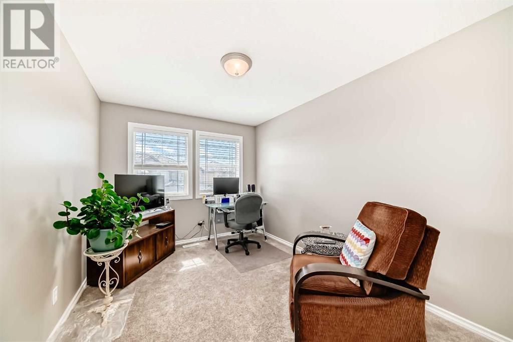 Single Family House for Sale in  Royal Crest View NW Royal Oak Calgary 