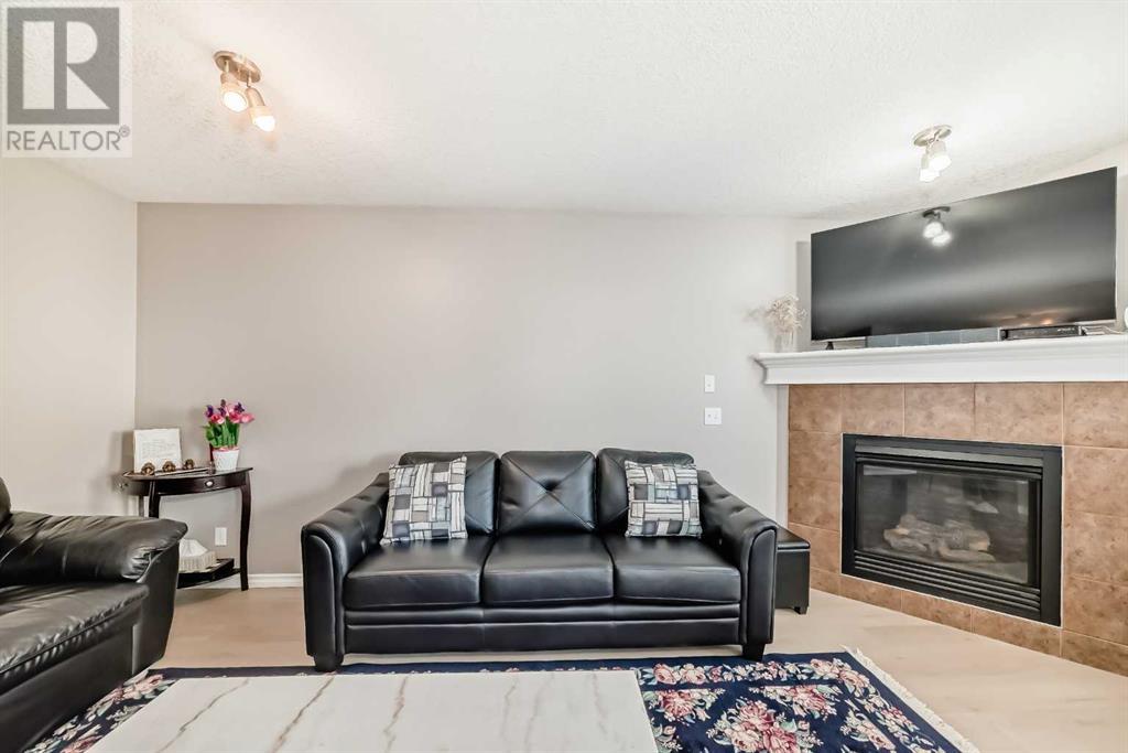Single Family House for Sale in  Royal Crest View NW Royal Oak Calgary 