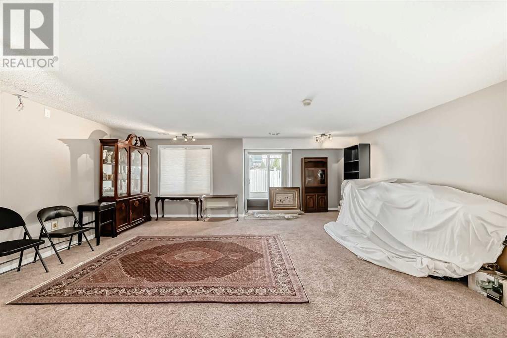 Single Family House for Sale in  Royal Crest View NW Royal Oak Calgary 
